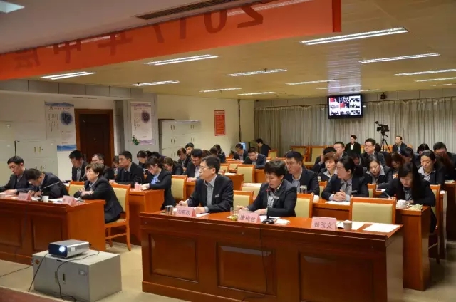 【頭條】商業(yè)公司組織召開采購(gòu)部中層述職大會(huì)1.webp.jpg